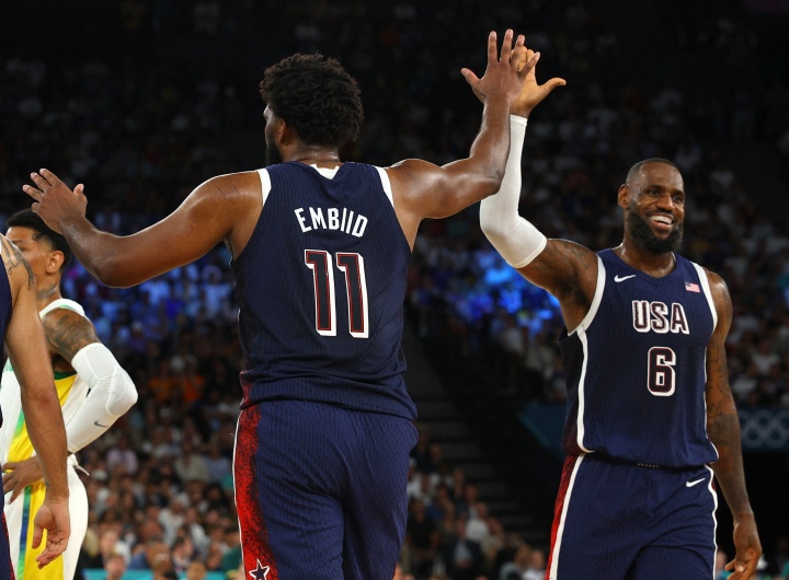 詹姆斯：对恩比德来说关键就是健康 期待像奥运会那样并肩作战！